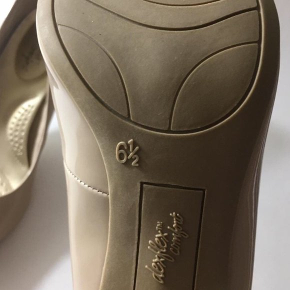 Round toe beige pumps - Picture 3 of 3